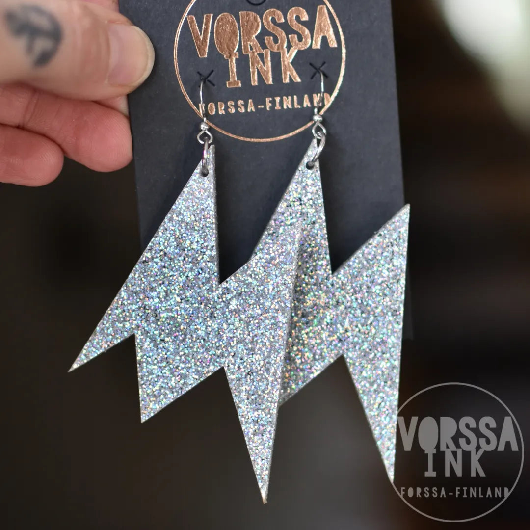 Maija Vilkkumaa korvikset | Vorssa Ink