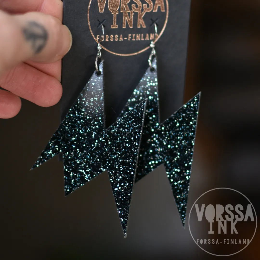 Maija Vilkkumaa korvikset | Vorssa Ink